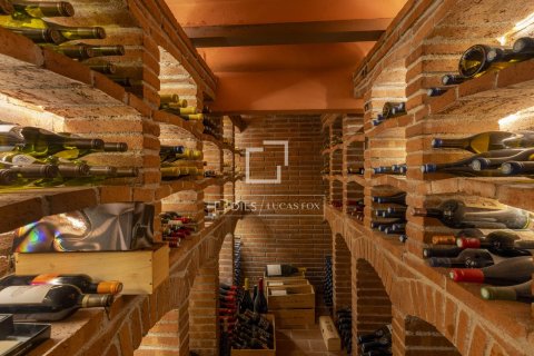 Villa for sale in Sitges, Barcelona, Spain 8 bedrooms, 1200 sq.m. No. 150426 - photo 9