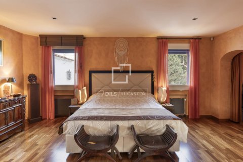 Villa for sale in Sitges, Barcelona, Spain 8 bedrooms, 1200 sq.m. No. 150426 - photo 10