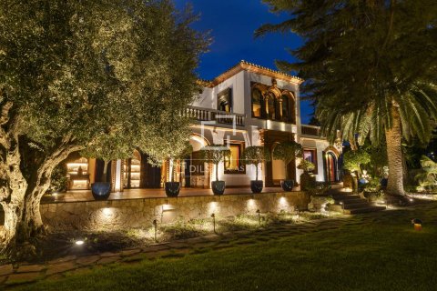Villa for sale in Sitges, Barcelona, Spain 8 bedrooms, 1200 sq.m. No. 150426 - photo 3