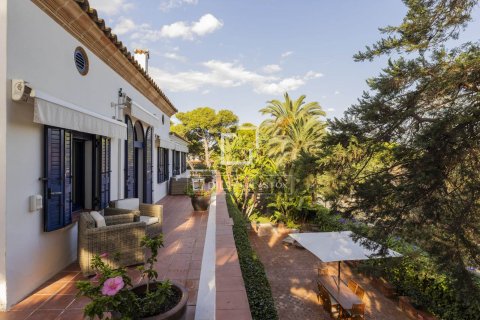 Villa for sale in Sitges, Barcelona, Spain 8 bedrooms, 1200 sq.m. No. 150426 - photo 12