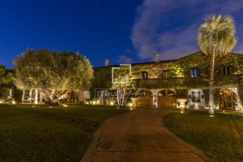 Villa for sale in Sitges, Barcelona, Spain 8 bedrooms, 1200 sq.m. No. 150426 - photo 15