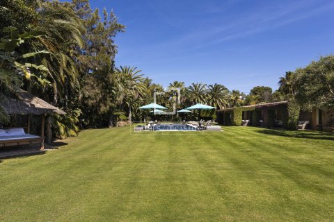 Villa for sale in Sitges, Barcelona, Spain 8 bedrooms, 1200 sq.m. No. 150426 - photo 19