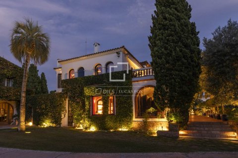 Villa for sale in Sitges, Barcelona, Spain 8 bedrooms, 1200 sq.m. No. 150426 - photo 13