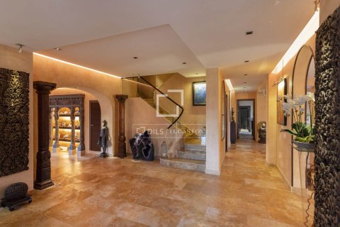 Villa for sale in Sitges, Barcelona, Spain 8 bedrooms, 1200 sq.m. No. 150426 - photo 7