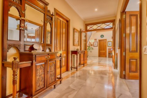 Villa for sale Torrevieja, Alicante, Spain 4 bedrooms, 386 sq.m. No. 137641 - photo 8