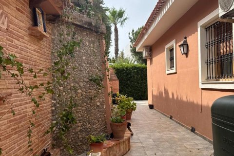 Villa for sale Torrevieja, Alicante, Spain 4 bedrooms, 386 sq.m. No. 137641 - photo 1