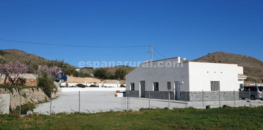 Villa Oria, Almeria, Spanien 3 sovrum, 2391 kvm. Nr. 137638