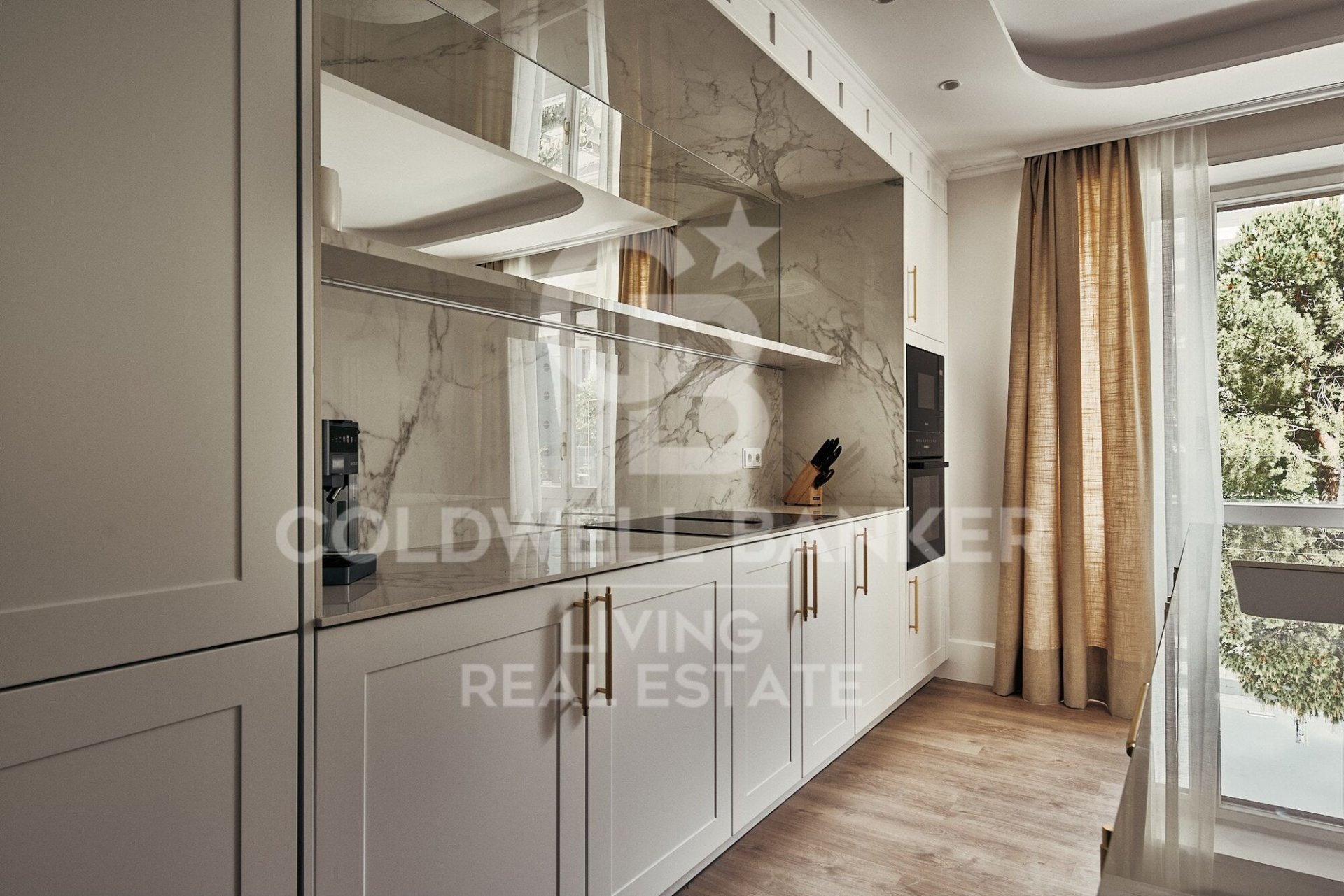 Dzīvoklis Madrid, Spānijā 5 istabas, 315 m2 Nr. 178605