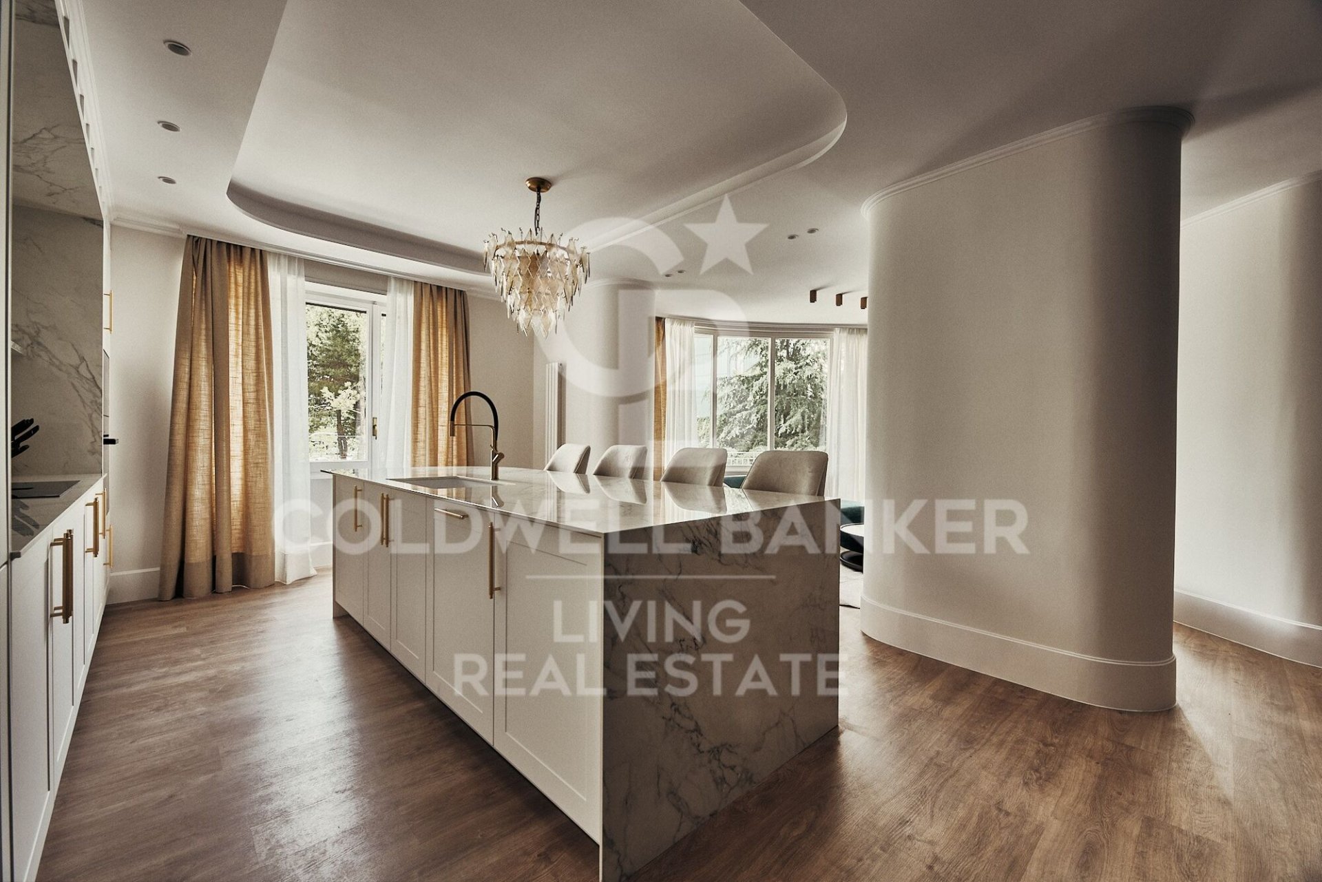 Dzīvoklis Madrid, Spānijā 5 istabas, 315 m2 Nr. 178605