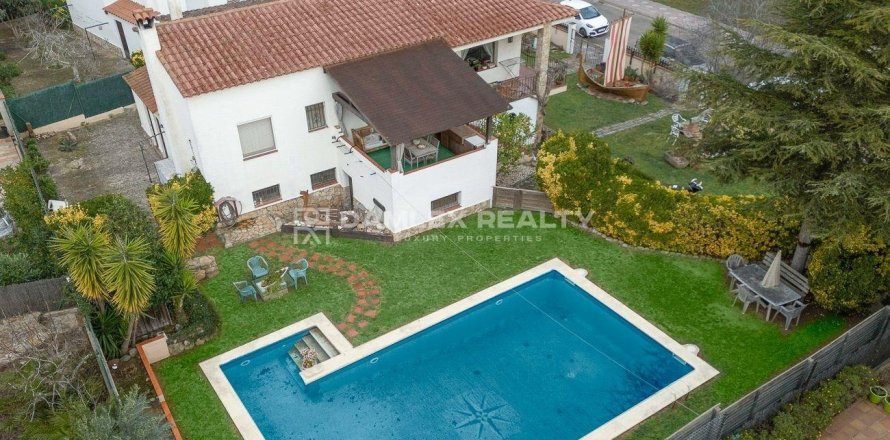 Villa a Sant Feliu de Guixols, Girona, Spagna 4 camere da letto, 294 mq. N° 177168