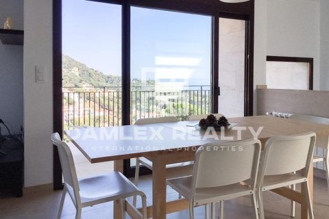 Villa à Lloret de Mar, Girona, Espagne 4 chambres, 210 m2 No. 177173