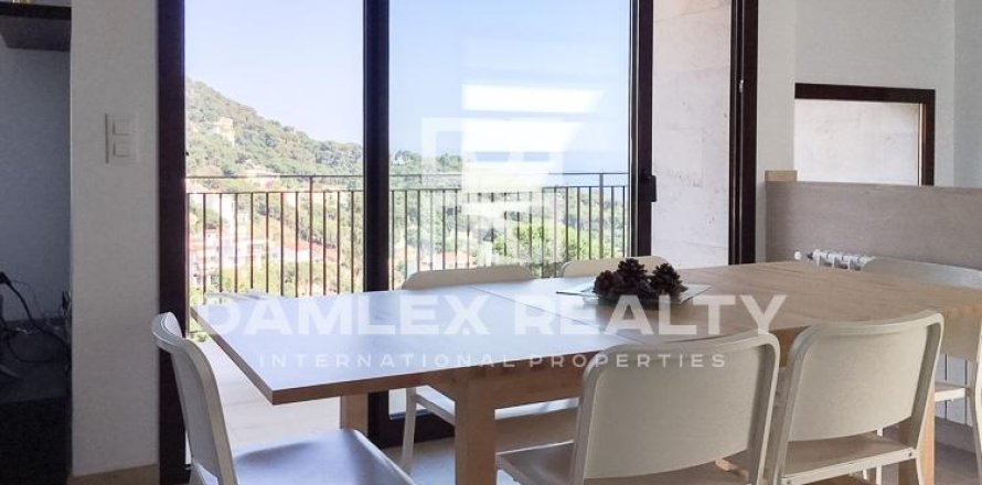 Villa à Lloret de Mar, Girona, Espagne 4 chambres, 210 m2 No. 177173
