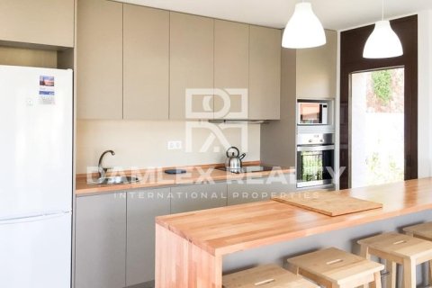 Villa à vendre à Lloret de Mar, Girona, Espagne, 4 chambres, 210 m2 No. 177173 - photo 3