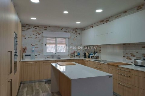 House à vendre à Lloret de Mar, Girona, Espagne, 5 chambres, 300 m2 No. 177169 - photo 10