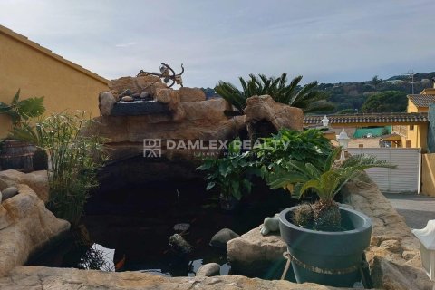 House à vendre à Lloret de Mar, Girona, Espagne, 5 chambres, 300 m2 No. 177169 - photo 23