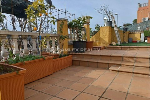 House à vendre à Lloret de Mar, Girona, Espagne, 5 chambres, 300 m2 No. 177169 - photo 3