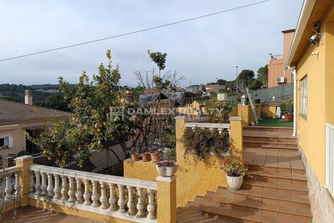 House à vendre à Lloret de Mar, Girona, Espagne, 5 chambres, 300 m2 No. 177169 - photo 2