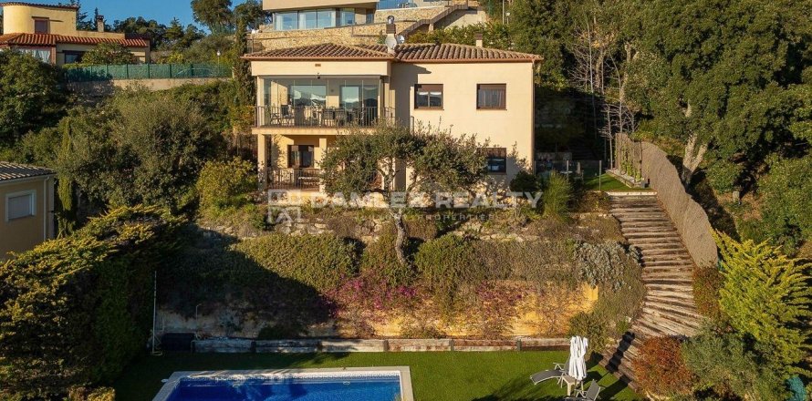 House à Santa Cristina d'Aro, Girona, Espagne 4 chambres, 211 m2 No. 177171