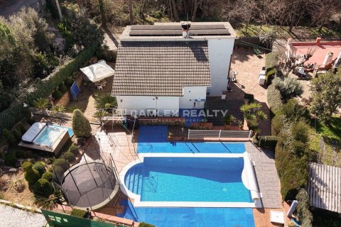 Villa à vendre à Lloret de Mar, Girona, Espagne, 4 chambres, 267 m2 No. 177172 - photo 2