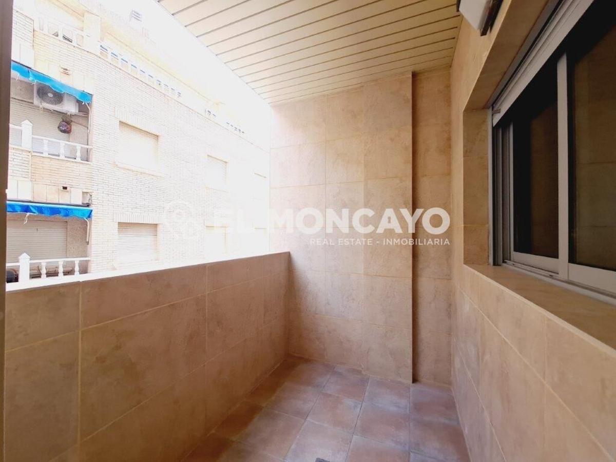 Apartment à Torrevieja, Alicante, Espagne 2 chambres, 68 m2 No. 183802