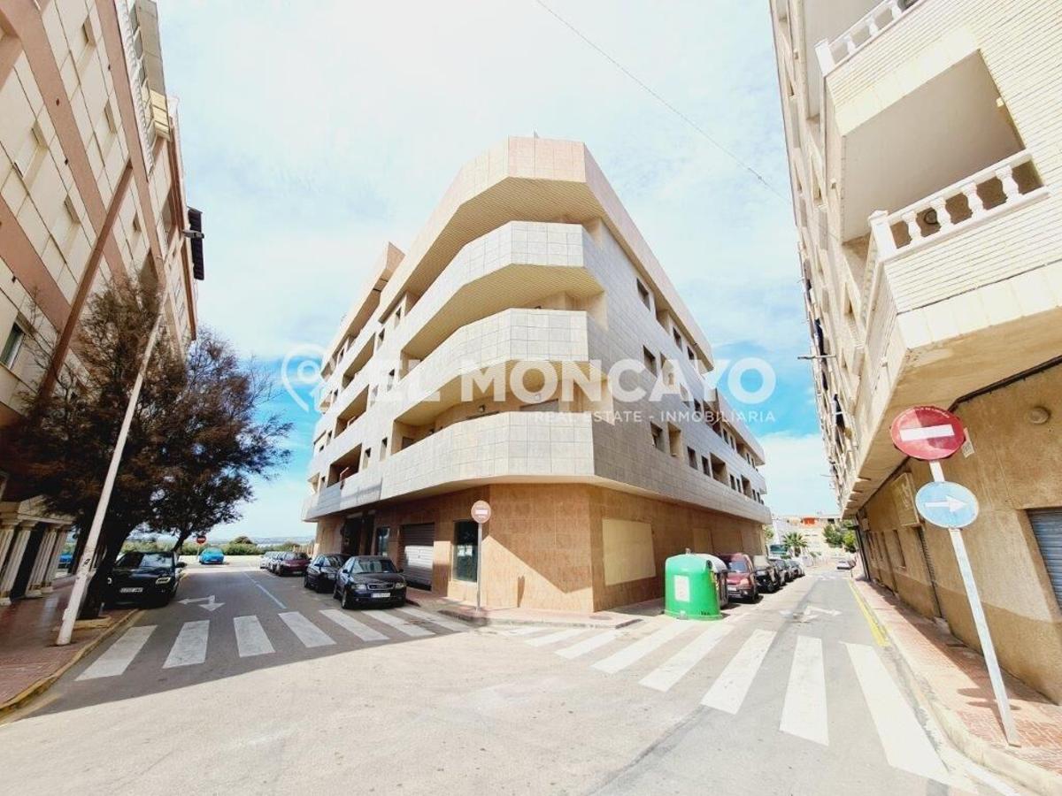 Apartment à Torrevieja, Alicante, Espagne 2 chambres, 68 m2 No. 183802