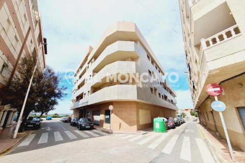 Продажа квартиры в Торревьеха, Аликанте, Испания 2 спальни, 68м2 №183802 - фото 3