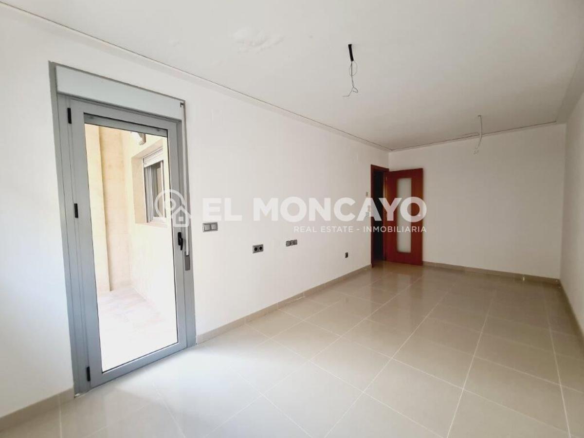 Apartment à Torrevieja, Alicante, Espagne 2 chambres, 68 m2 No. 183802