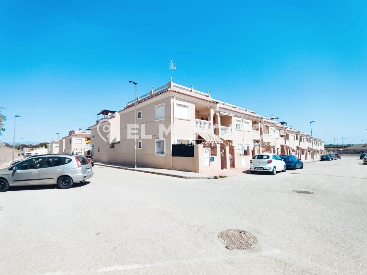Bungalow à Orihuela, Alicante, Espagne 3 chambres, 68 m2 No. 183800