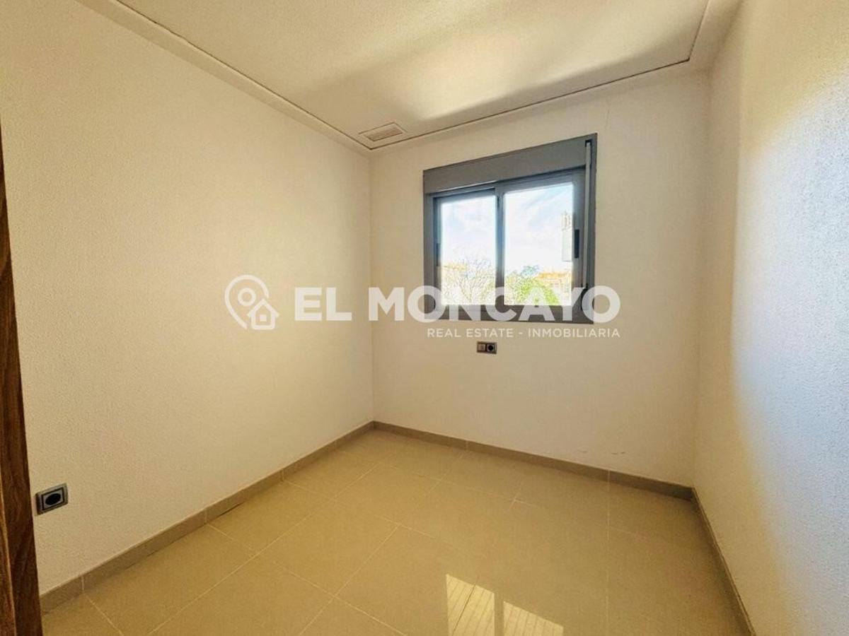 Apartamento en Torrevieja, Alicante, España 3 dormitorios, 90 m2 No. 183803