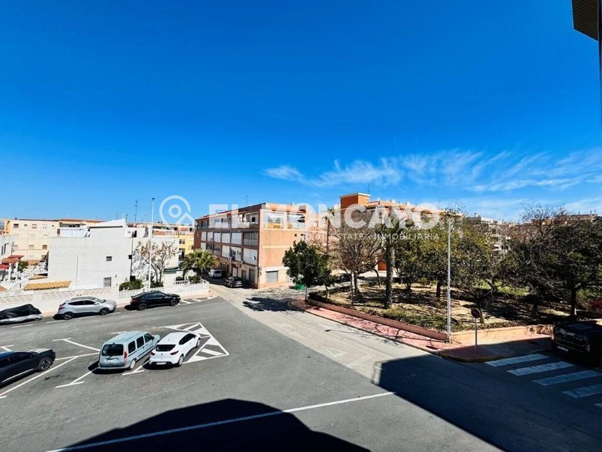 Apartamento en Torrevieja, Alicante, España 3 dormitorios, 90 m2 No. 183803