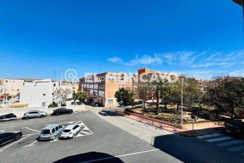 Apartamento en venta en Torrevieja, Alicante, España 3 dormitorios, 90 m2 No. 183803 - foto 14