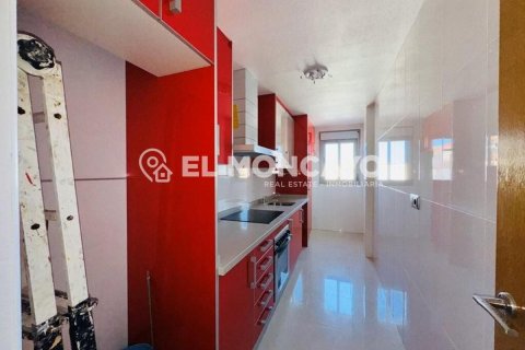 Apartamento en venta en Torrevieja, Alicante, España 3 dormitorios, 90 m2 No. 183803 - foto 3