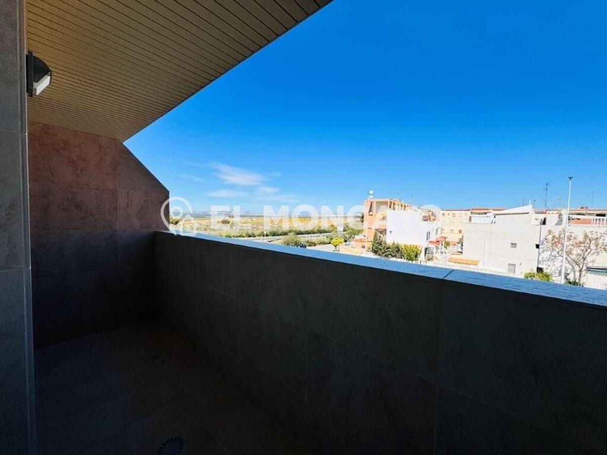 Apartamento en Torrevieja, Alicante, España 3 dormitorios, 90 m2 No. 183803