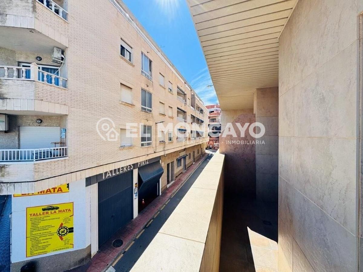 Apartamento en Torrevieja, Alicante, España 3 dormitorios, 90 m2 No. 183803