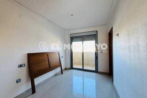 Apartamento en venta en Torrevieja, Alicante, España 3 dormitorios, 90 m2 No. 183803 - foto 8