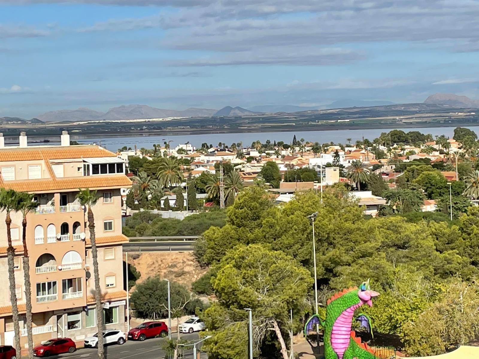 Apartment à Torrevieja, Alicante, Espagne 2 chambres, 56 m2 No. 182870