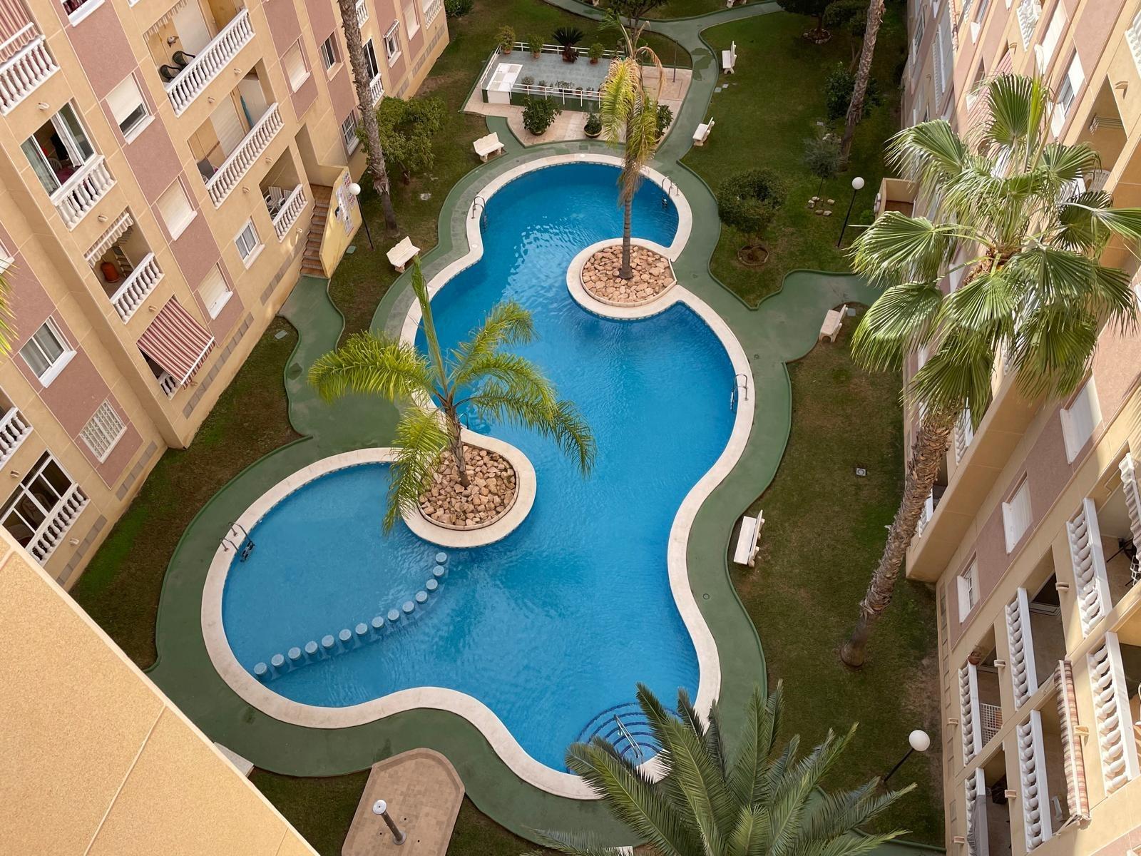 Apartment à Torrevieja, Alicante, Espagne 2 chambres, 56 m2 No. 182870