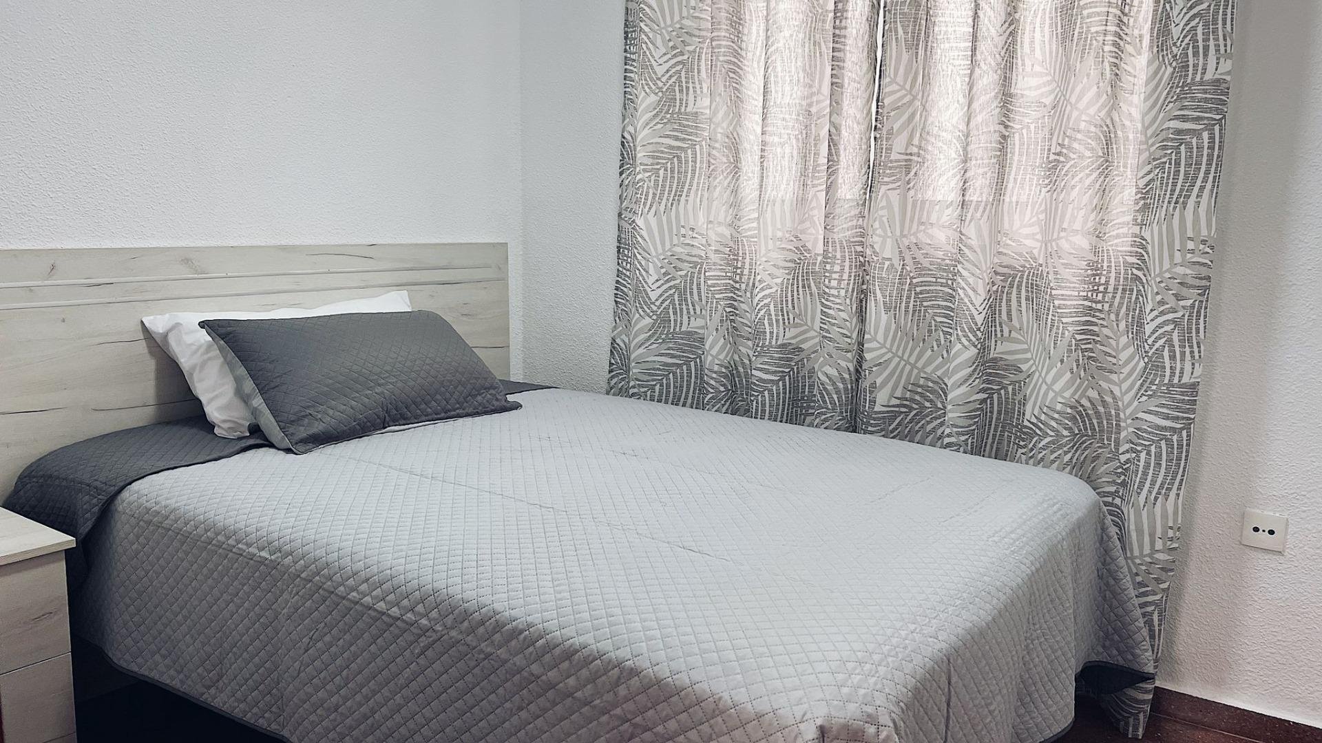 Apartment in Torrevieja, Alicante, Spain 2 bedrooms, 72 sq.m. No. 182872