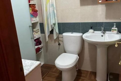 Villa en venta en Torrevieja, Alicante, España 2 dormitorios, 100 m2 No. 161673 - foto 9