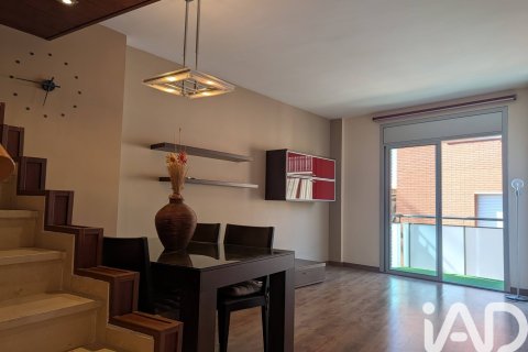 Paritalo myytävänä Gava, Barcelona, Espanja, 3 makuuhuonetta, 99 m2 No. 172680 - kuva 1