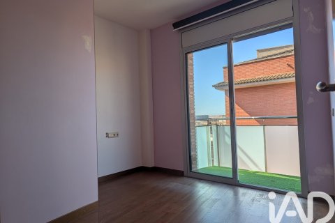 Paritalo myytävänä Gava, Barcelona, Espanja, 3 makuuhuonetta, 99 m2 No. 172680 - kuva 23