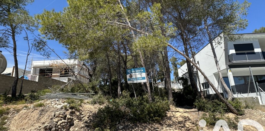 Land plot in Sant Pere de Ribes, Barcelona, Spain 762 sq.m. No. 172684