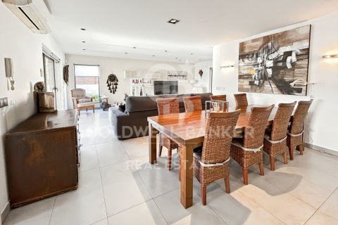 Продажа дома в Розы, Герона, Испания 5 спален, 342м2 №159571 - фото 3