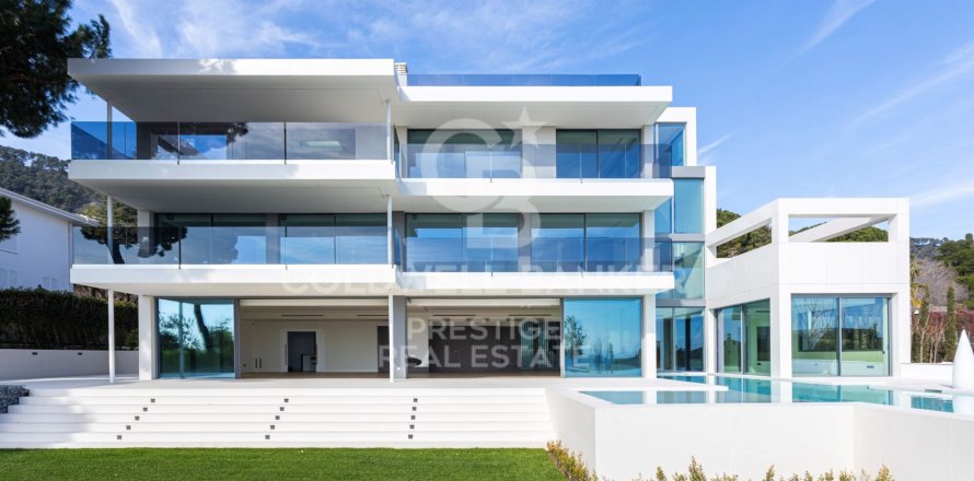 House in Barcelona, Spain 8 bedrooms, 1216 sq.m. No. 159566