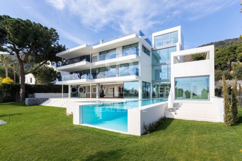 House for sale in Barcelona, Spain 8 bedrooms, 1216 sq.m. No. 159566 - photo 2