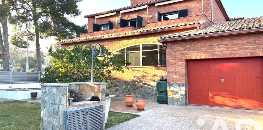 Casa a Calafell, Tarragona, Spagna 7 camere da letto, 427 mq. N° 173072