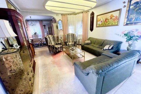 Villa for sale in Ciudad Quesada, Alicante, Spain 3 bedrooms, 212 sq.m. No. 189515 - photo 5