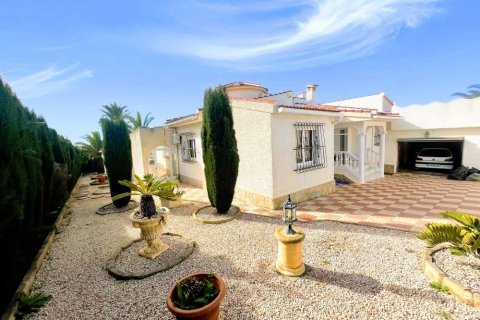 Villa for sale in Ciudad Quesada, Alicante, Spain 3 bedrooms, 212 sq.m. No. 189515 - photo 3