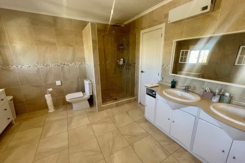 Villa for sale in La Marina, Alicante, Spain 5 bedrooms, 308 sq.m. No. 189517 - photo 5