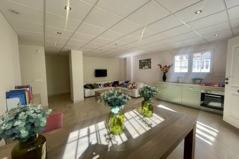 Villa for sale in La Marina, Alicante, Spain 5 bedrooms, 308 sq.m. No. 189517 - photo 16